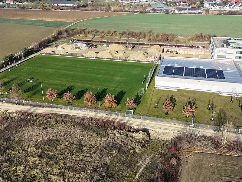 Sportplatz, Sporthalle und Baustelle 18.11.2025