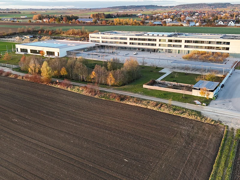 Schulgelände 03.11.2025